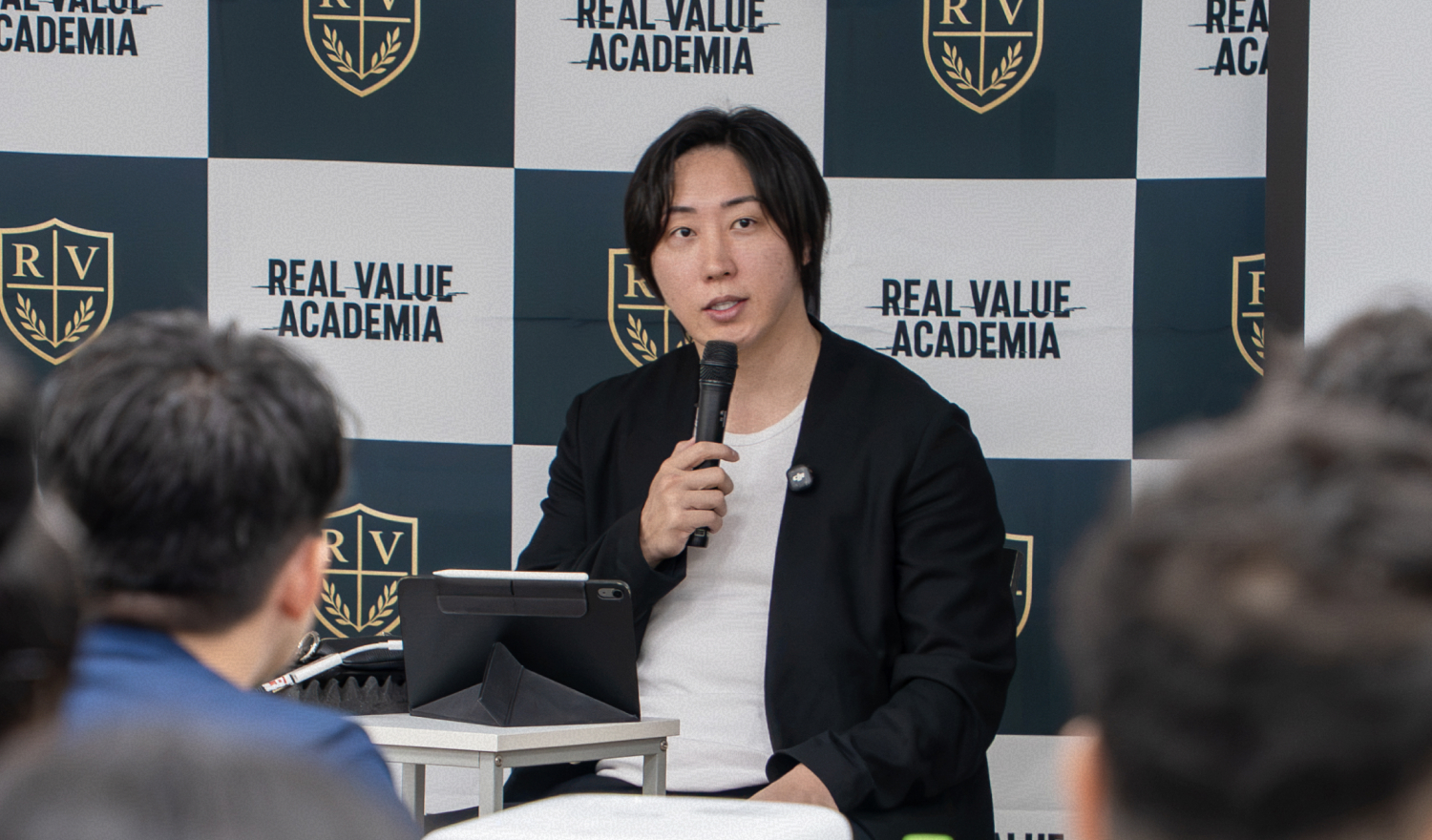 イベントで登壇する経営者